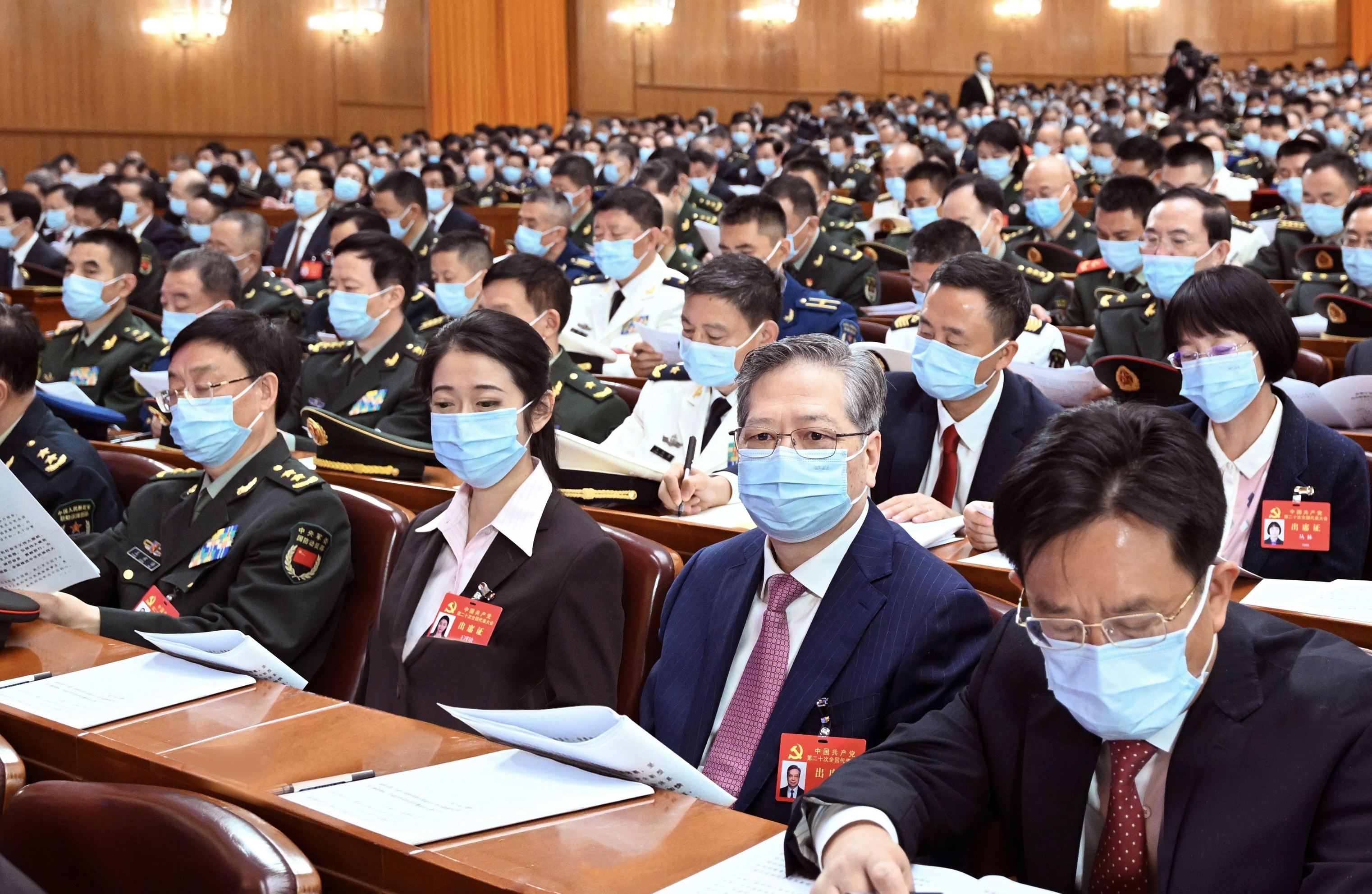 二十大时光·聆听报告 | 中国人寿集团党委书记、董事长白涛：切实发挥金融保险民生保障安全网、经济运行减震器、社会发展稳定器的作用