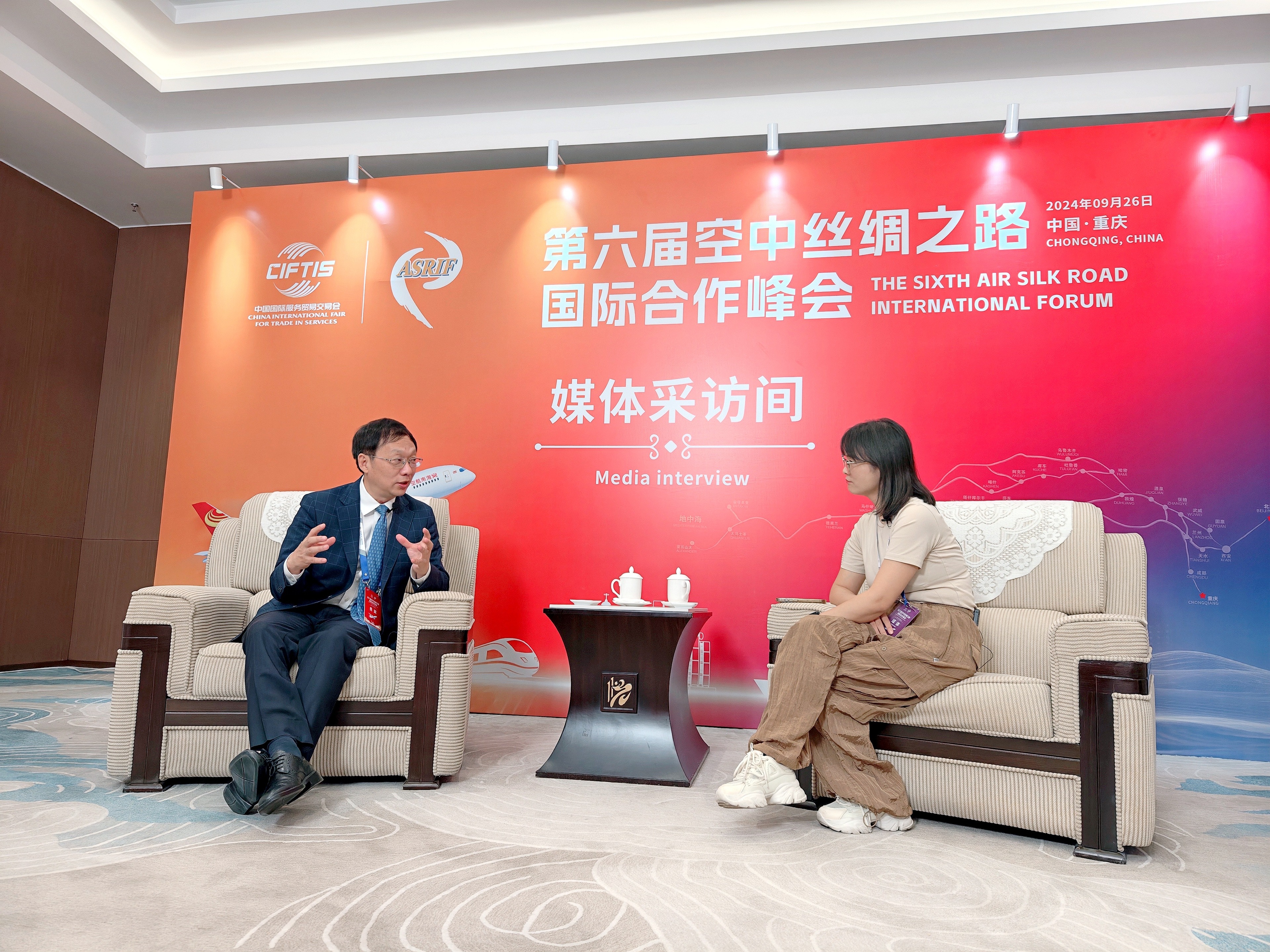 对话南南合作金融中心总干事吴忠：外界对“过剩产能”有误解“ 走出去”设备都是最先进的