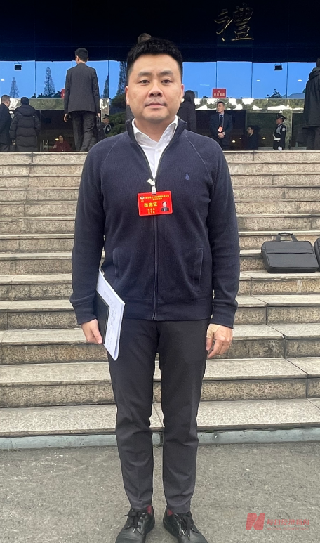 专访成都市政协委员、成都人形机器人创新中心董事长张睿睿：算力训练是人形机器人重要成本，模型小型化是解决路径之一