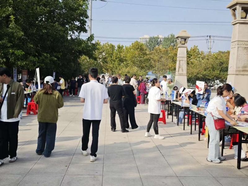 精准对接就业需求 赋能群众就业—衡水市社区专场招聘会为居民搭建就业桥梁