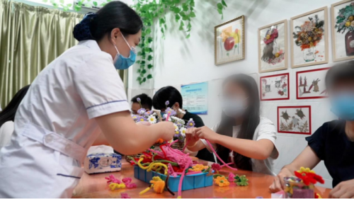 世界精神卫生日活动回顾｜心理专家说&人民日报健康客户端联合主办科普会，特邀专家共探精神分裂症治疗与康复之路