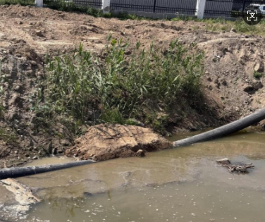 江苏涟水:污水直排数年未治 工作人员称“黑水不代表是污水” 江苏涟水:污水直排数年未治 工作人员称“黑水不代表是污水”