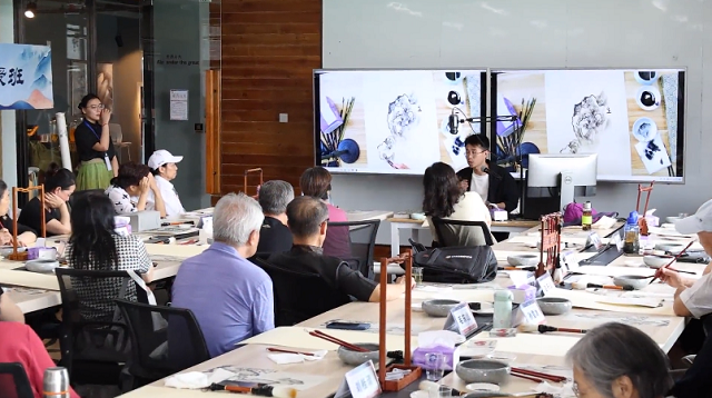 及象国画·及象书法:构筑银发艺术教育的系统化之路