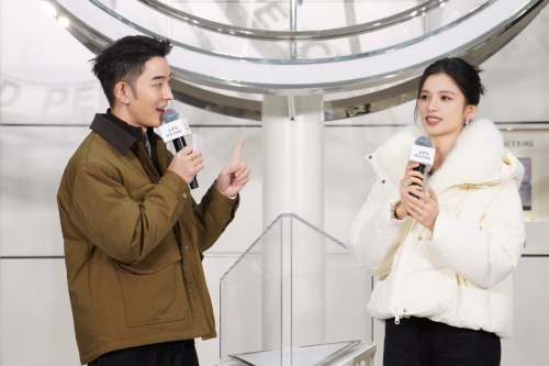 太平鸟「PEACEBIRD群星之境」快闪亮相西安 开启冬日时尚新篇章 太平鸟「PEACEBIRD群星之境」快闪亮相西安 开启冬日时尚新篇章