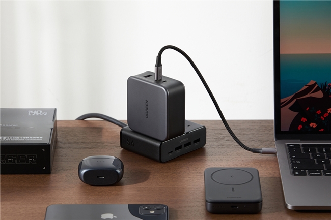 权威认证筑牢安全防线，绿联充电宝适配全场景出行需求