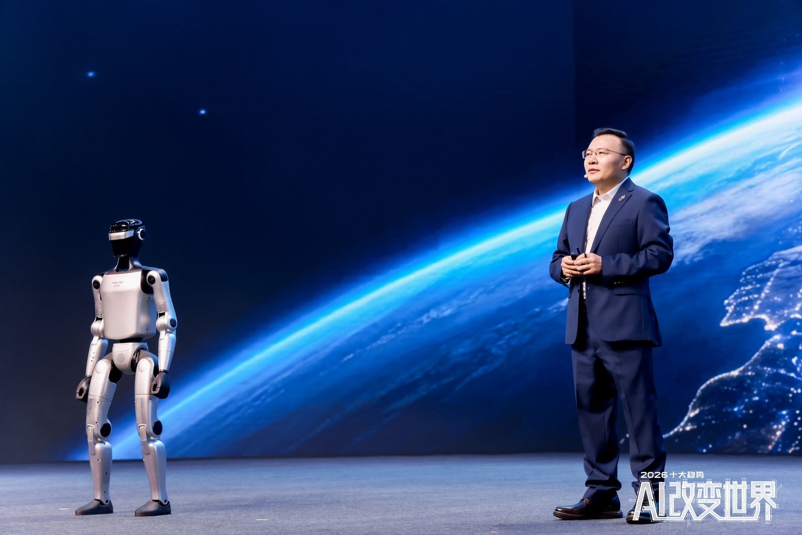 魔法原子登陆任泽平年度预测:自研VLA模型+全场景落地,定义中国具身智能技术闭环 魔法原子登陆任泽平年度预测:自研VLA模型+全场景落地,定义中国具身智能技术闭环