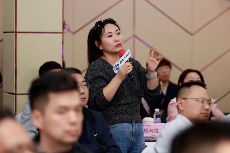 清华大学经济管理学院企业家同学团赴赶考集团参访交流