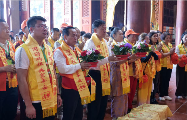 ‌海丰大云岭圣云宫与深圳南澳天后宫联合进香团赴湄洲谒祖 共庆妈祖诞辰