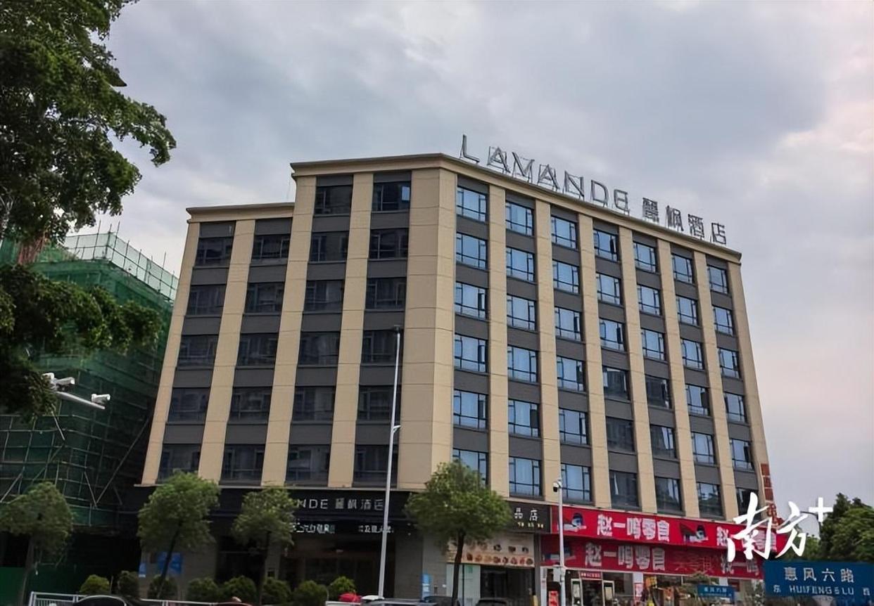 酒店床单真的一客一换?记者暗访