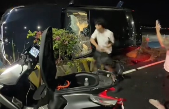 天生超会跑,心中存正义—— 极核赠车致敬汕头见义勇为车主 天生超会跑,心中存正义—— 极核赠车致敬汕头见义勇为车主
